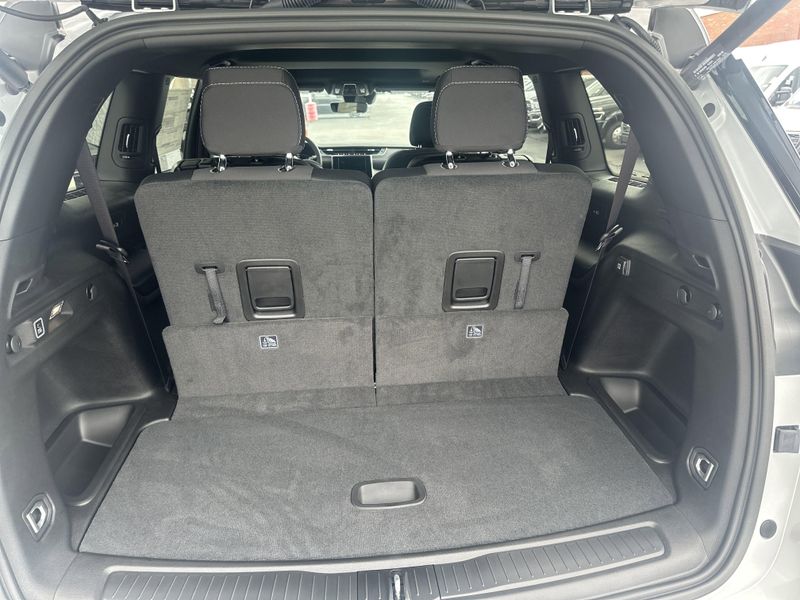 New 2025 Jeep Grand Cherokee L Laredo X 4x4Image 12