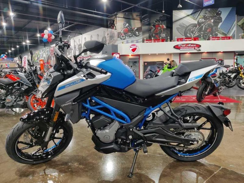 Used 2023 CFMOTO 300NK Image 5