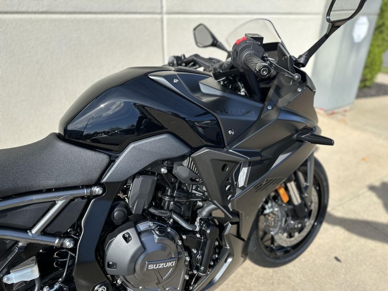 2025 Suzuki GSXS 8R in a Matte Black exterior color. Cross Country Powersports 732-491-2900 crosscountrypowersports.com 