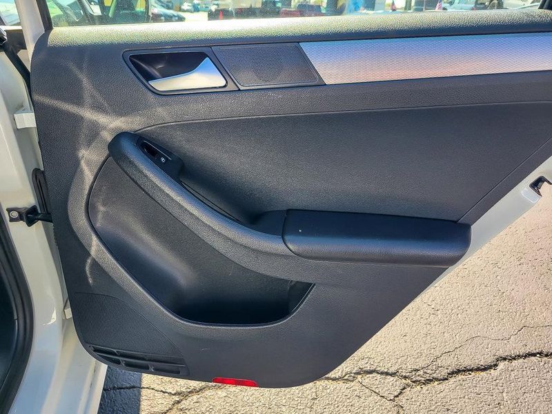 2017 Volkswagen Jetta 1.4T S photo 19