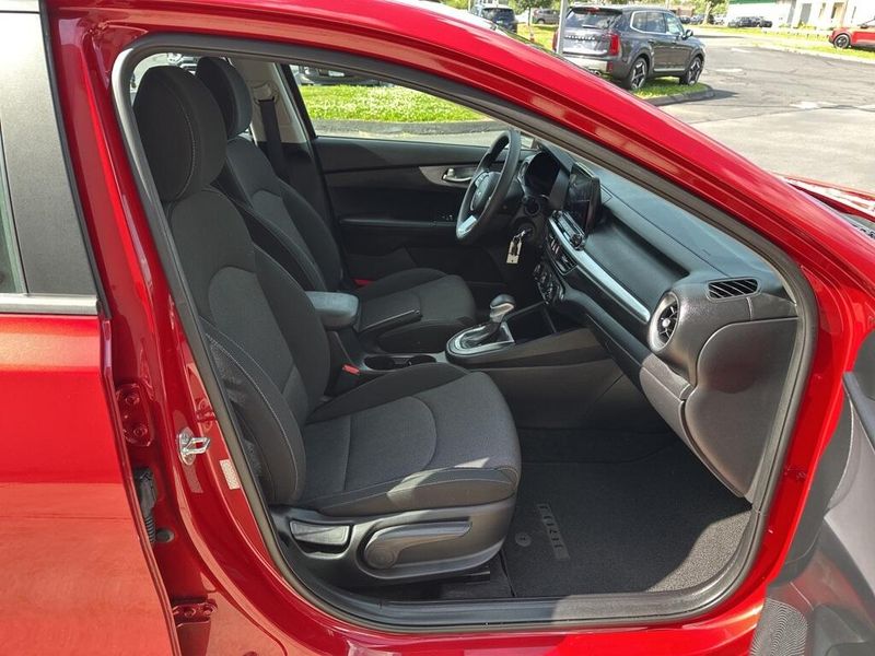 2022 Kia Forte LXSImage 16