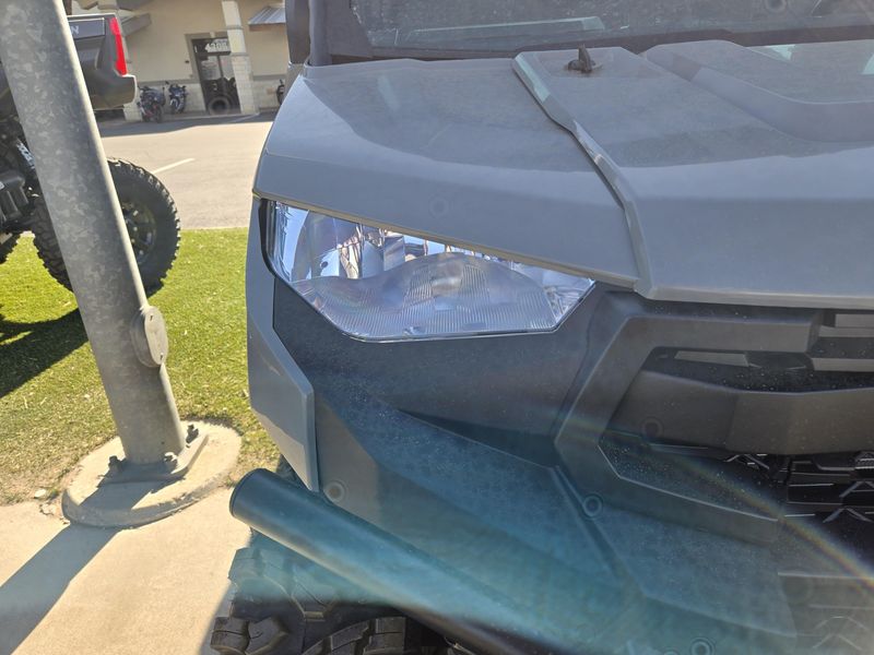 NEW 2027 POLARIS RANGER CREW XP 1000 CAB Image 6