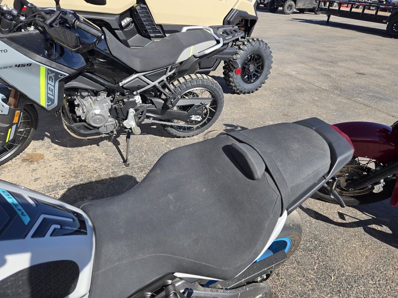 USED 2025 YAMAHA MT10 Image 14