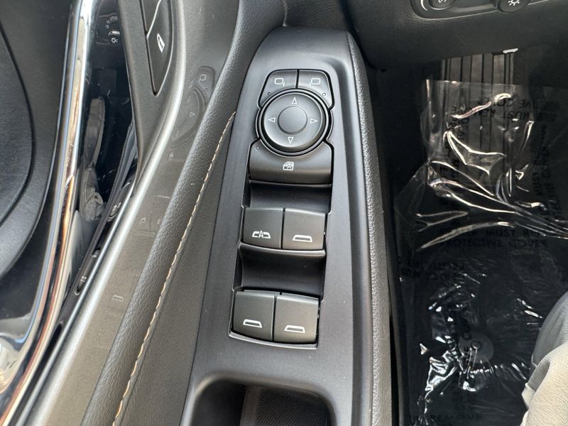 Used 2020 Chevrolet Traverse LT ClothImage 20