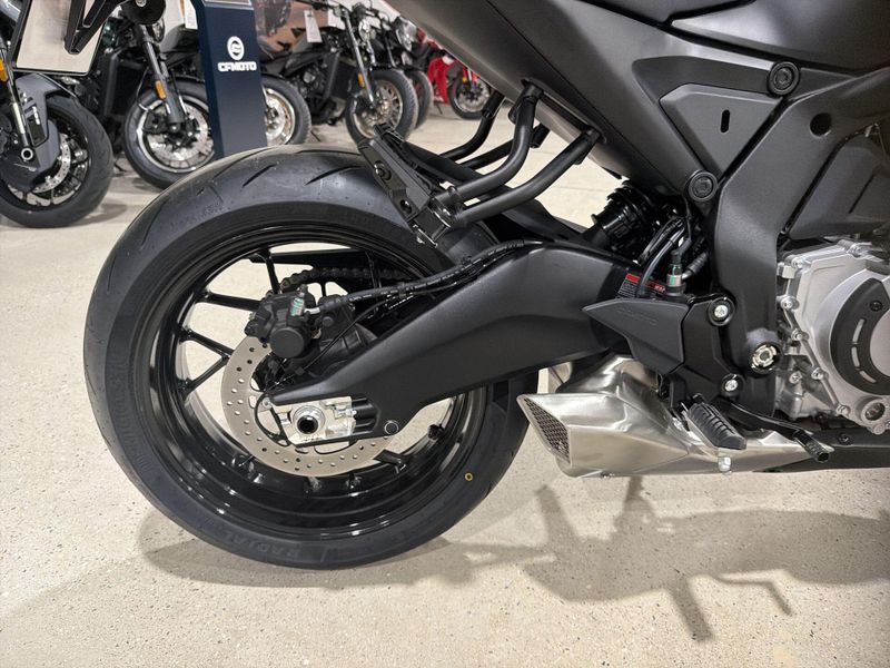 New 2026 CFMOTO 675NK Image 21