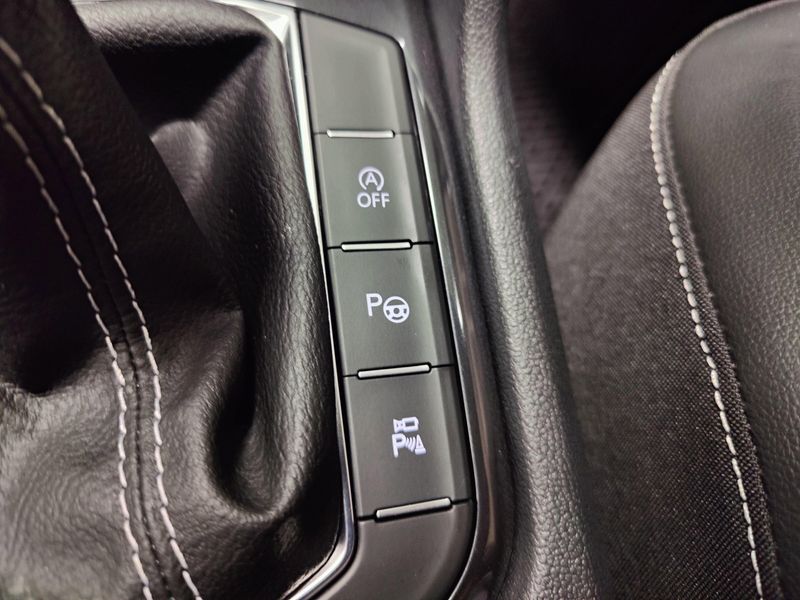 Used 2024 Volkswagen Tiguan AWD SEL R-Line w/Sunroof/NavImage 10