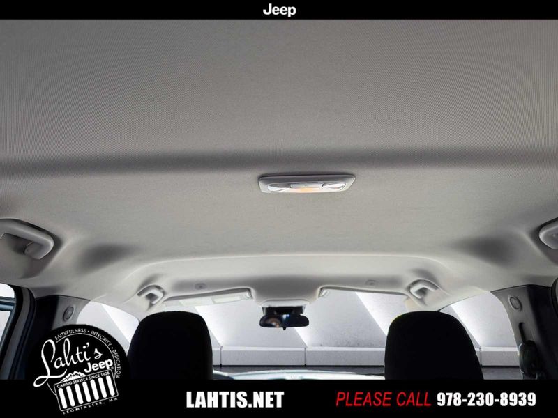 2022 Jeep Renegade Latitude photo 18