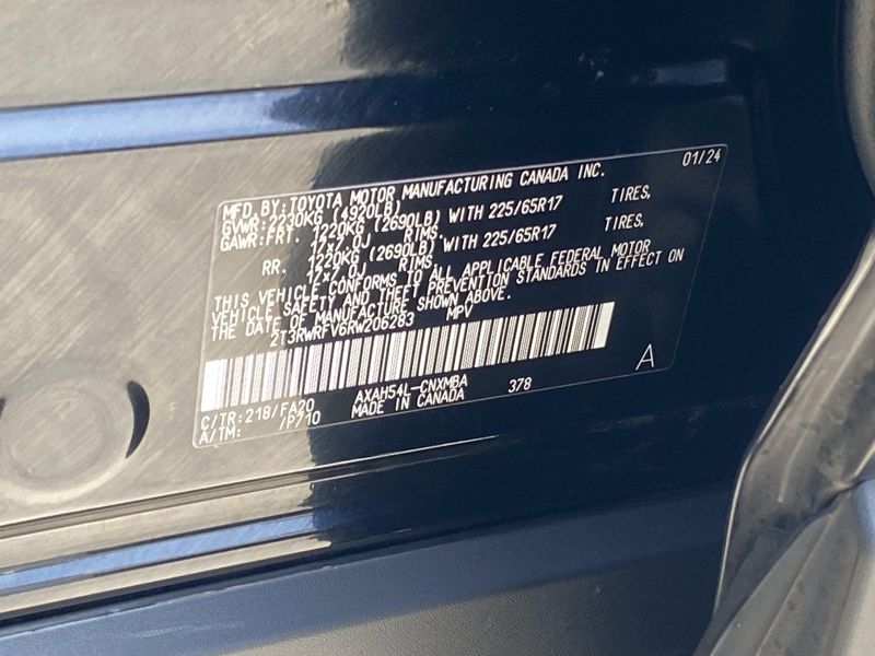 2024 Toyota RAV4 XLEImage 32