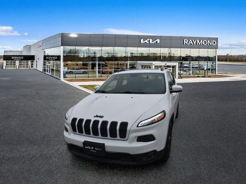 Used 2018 Jeep Cherokee LimitedImage 7