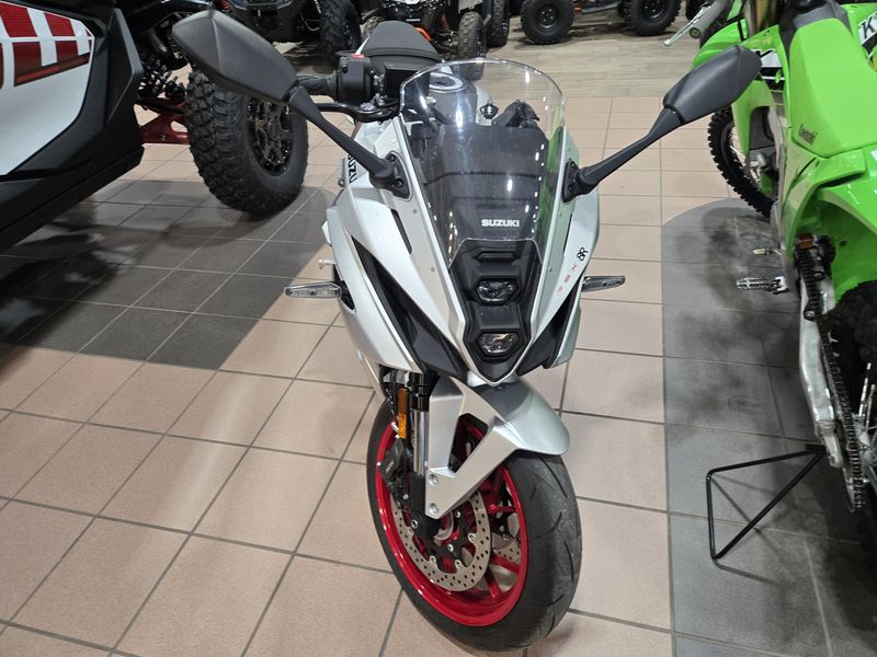 2024 Suzuki GSXS 8R Image 3