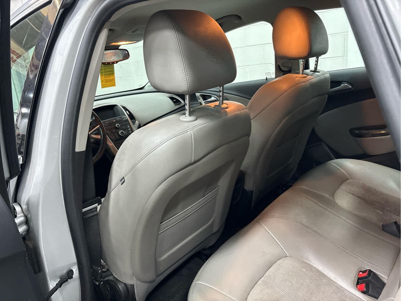 2013 Buick Verano photo 36