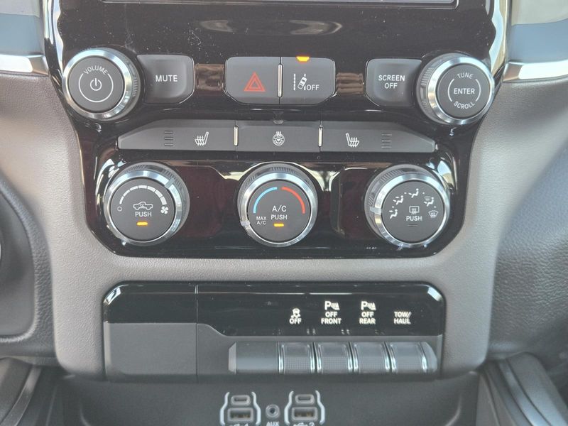 New 2026 RAM 1500 Big Horn Crew Cab 4x4 5'7' Box