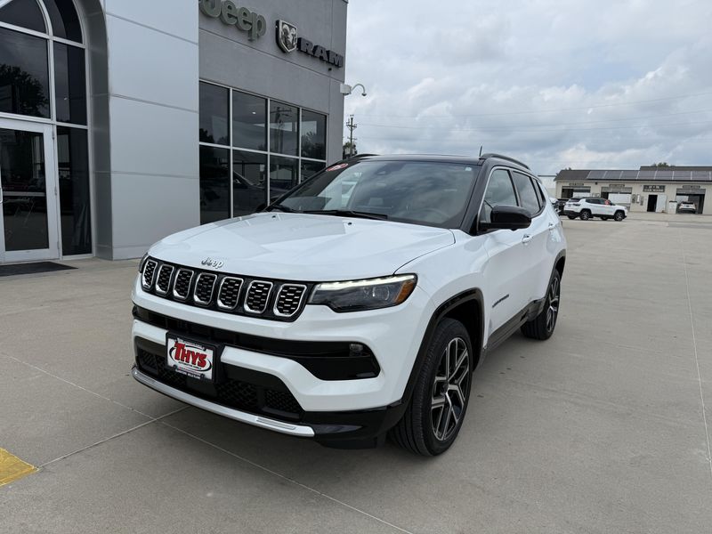 Used 2025 Jeep Compass LimitedImage 31