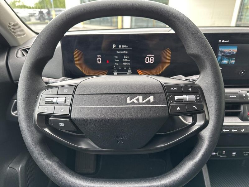 2025 Kia K4 LXSImage 31