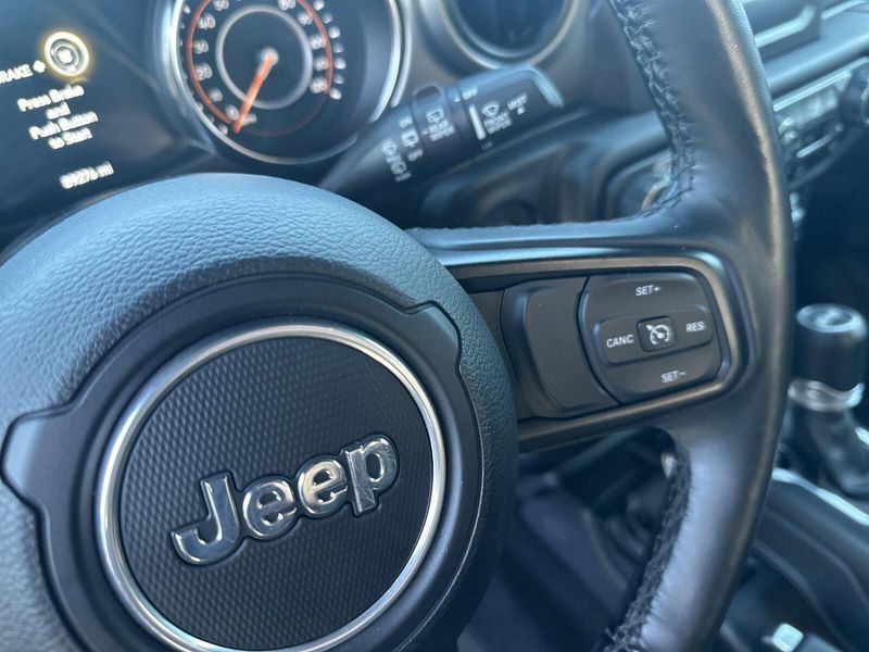 2020 Jeep Wrangler Unlimited WillysImage 25