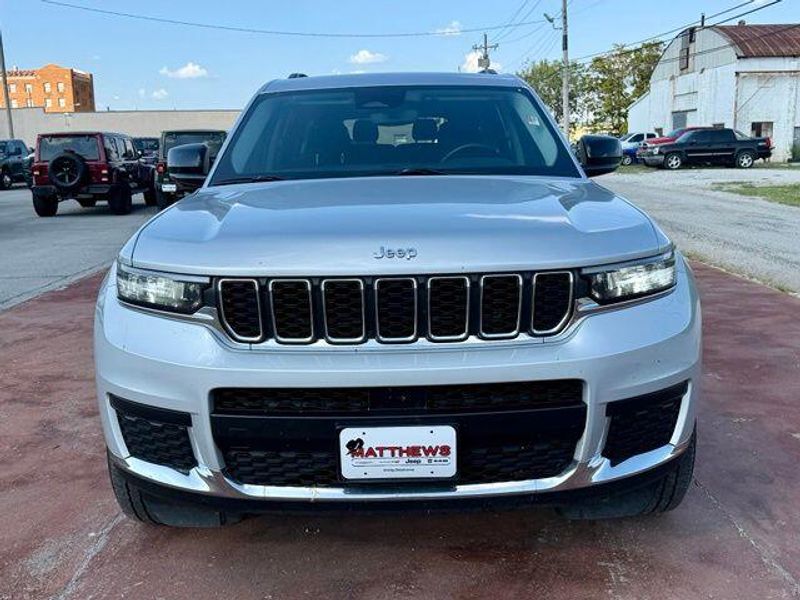 Used 2023 Jeep Grand Cherokee L LaredoImage 2