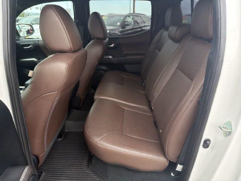 Used 2017 Toyota Tacoma LimitedImage 20