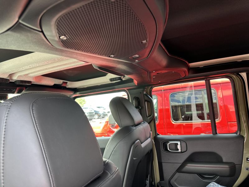 New 2025 Jeep Gladiator Rubicon X 4x4Image 18