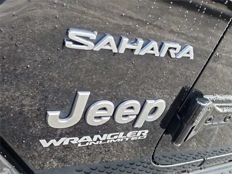 2018 Jeep Wrangler Unlimited SaharaImage 32