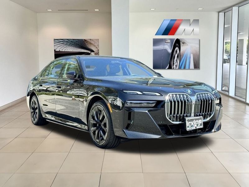 2023 BMW i7 xDrive60Image 2