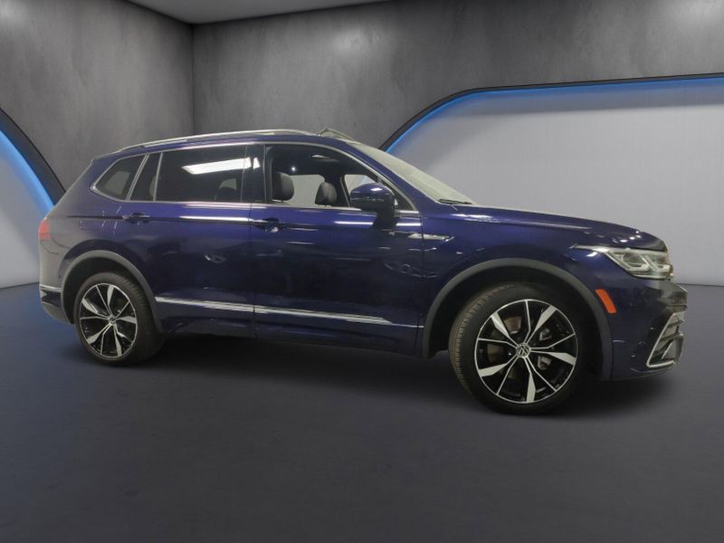 Used 2024 Volkswagen Tiguan AWD SEL R-Line w/Sunroof/NavImage 3
