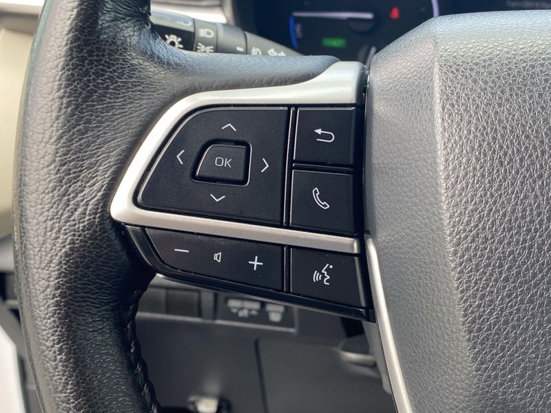 2023 Toyota Sienna XLEImage 28