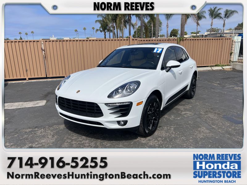 Used 2017 Porsche Macan BaseImage 1