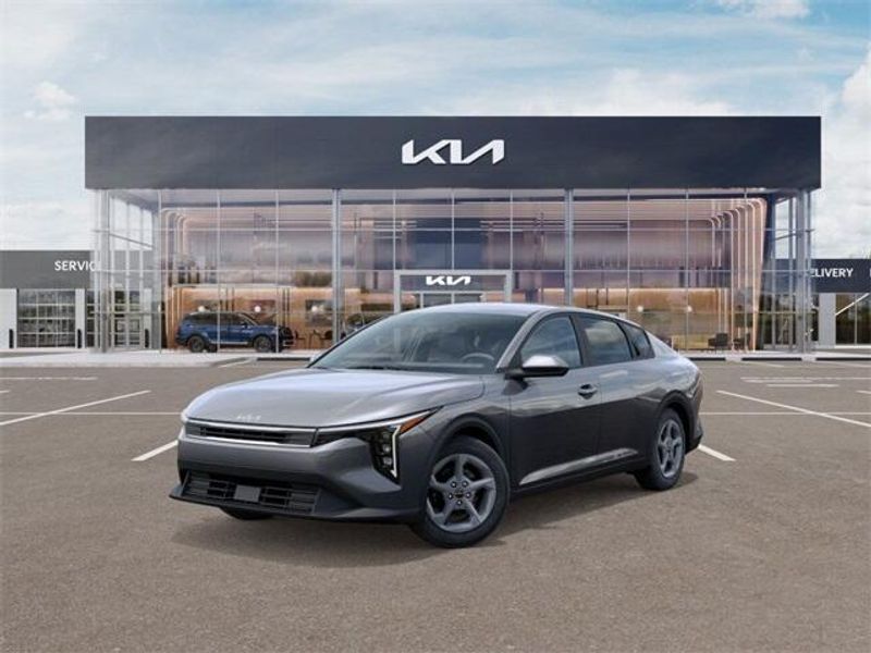 New 2025 Kia K4 LXSImage 1