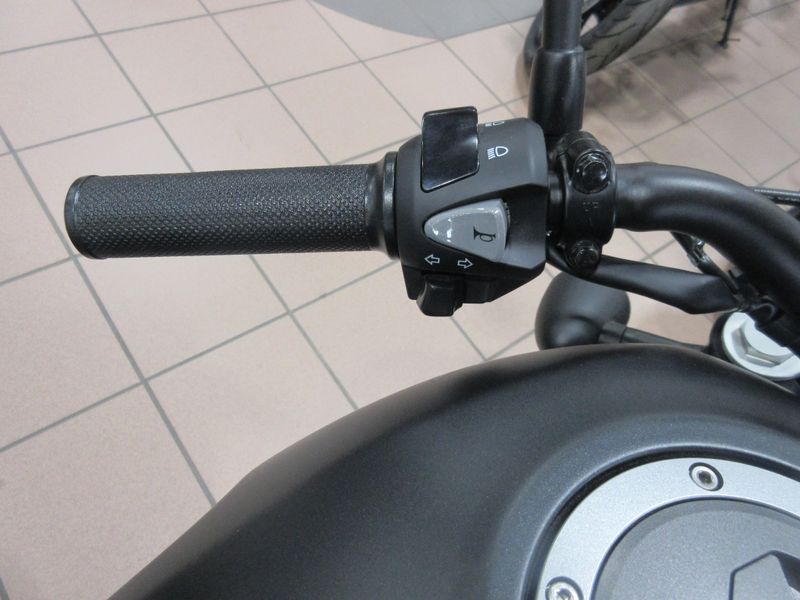NEW 2026 HONDA REBEL 300 E-CLUTCH Image 13