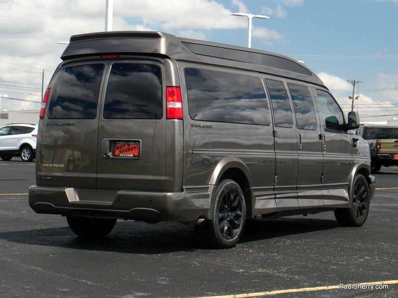2023 Chevrolet Express Image 10