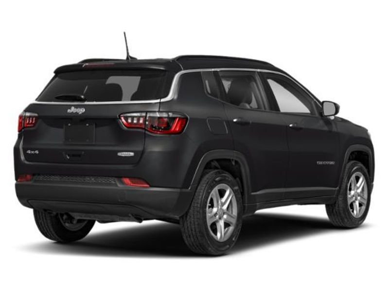 New 2026 Jeep Compass Latitude Altitude
