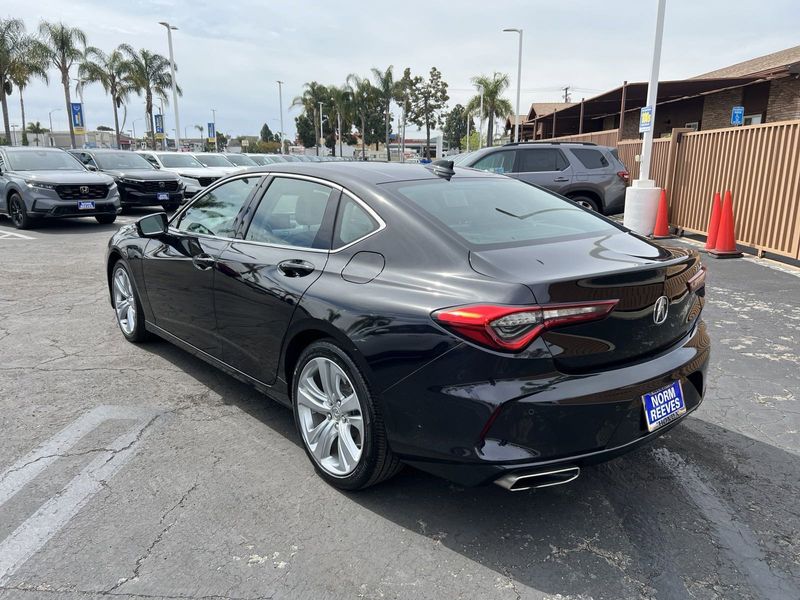 2021 Acura TLX w/Technology PackageImage 2