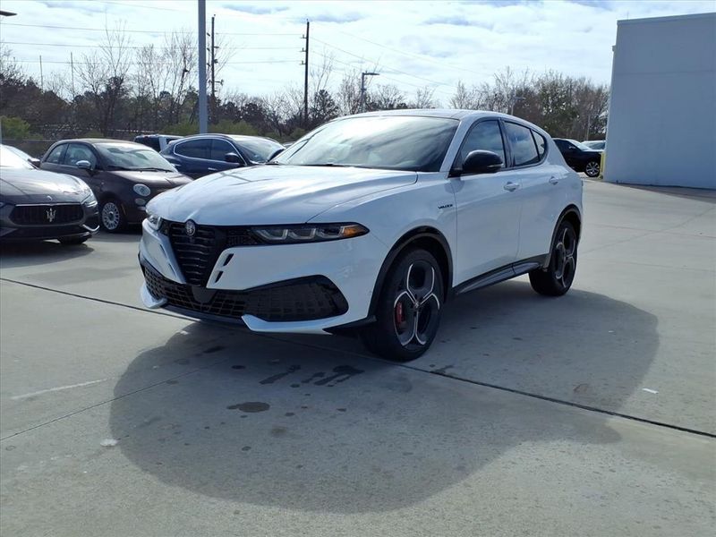 New 2026 Alfa Romeo Tonale Veloce AwdImage 2