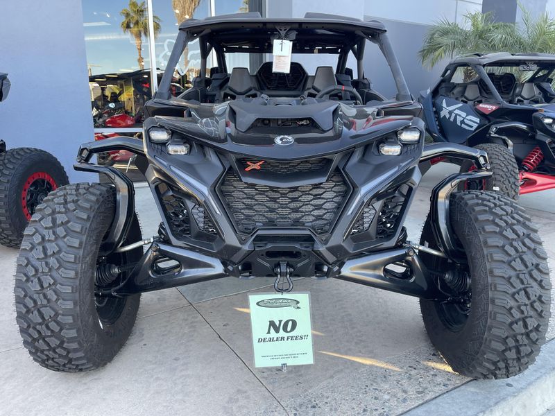 2025 Can-Am MAVERICK R MAX X 999T DCT Image 4