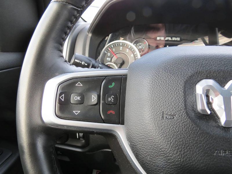 Used 2023 RAM 1500 Big Horn 4x4 4dr Crew Cab 5.6 ft. SB PickupImage 16