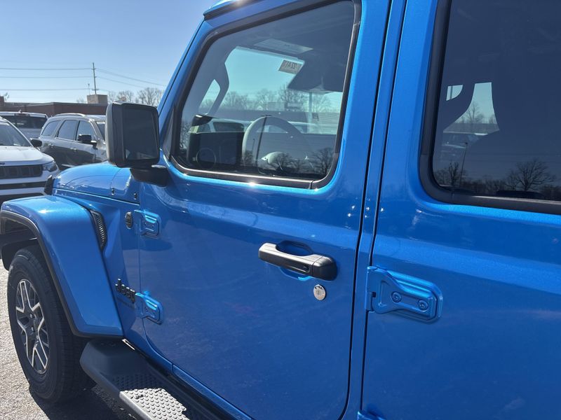 New 2026 Jeep Wrangler 4-door SaharaImage 15