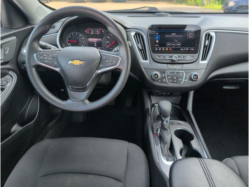 Used 2024 Chevrolet Malibu LTImage 32