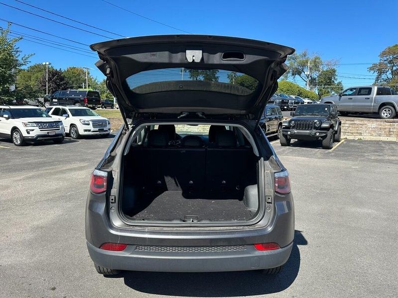 2019 Jeep Compass Latitude photo 8