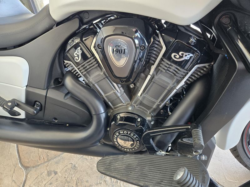 USED 2021 INDIAN MOTORCYCLE CHALLENGER DARK HORSE Image 8