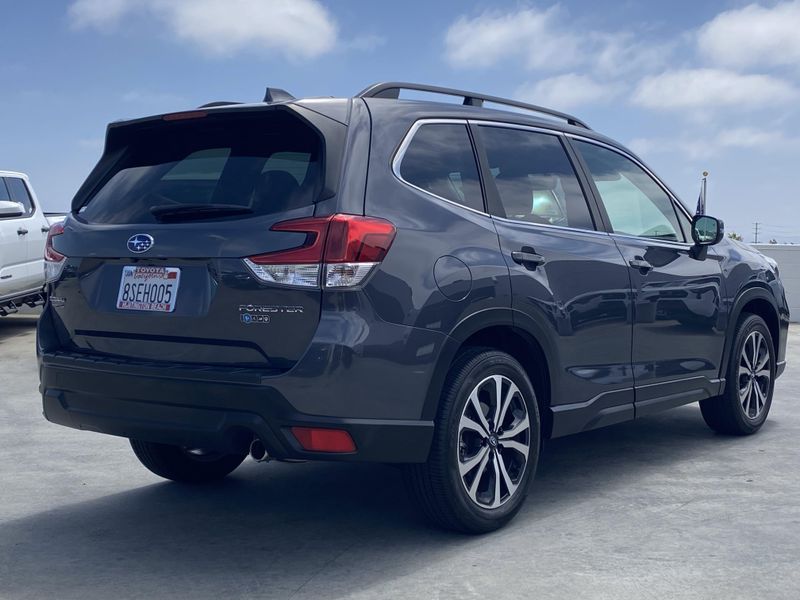 Used 2020 Subaru Forester LimitedImage 3
