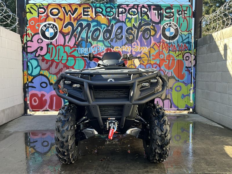 2025 Can-Am OUTLANDER MAX PRO HD7 Image 2