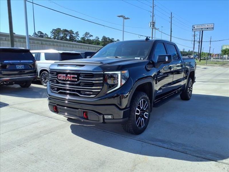 2022 GMC Sierra 1500 AT4Image 9