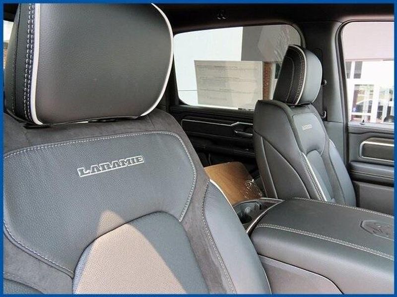 2025 RAM 1500 LaramieImage 9