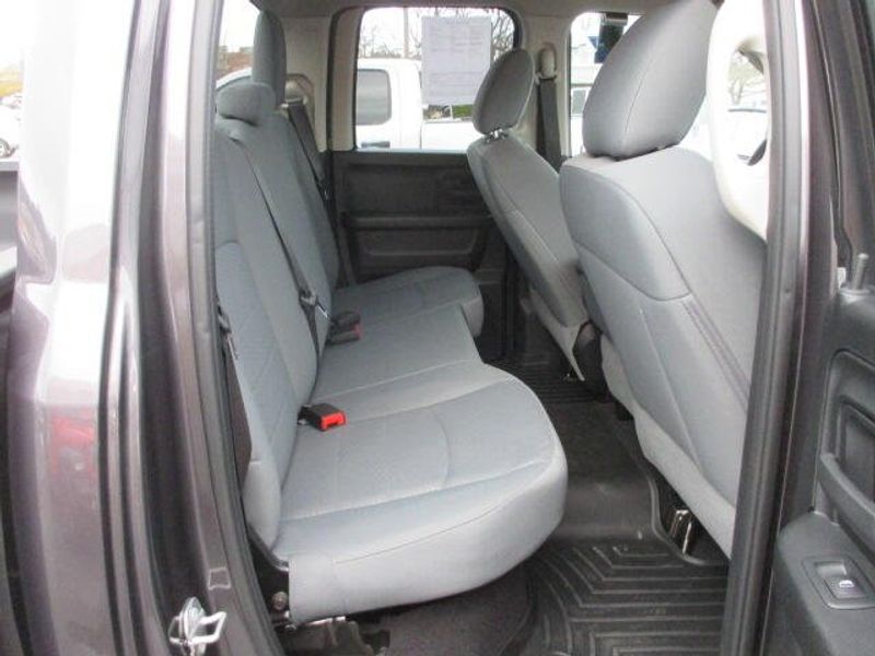 Used 2018 RAM 1500 ExpressImage 25