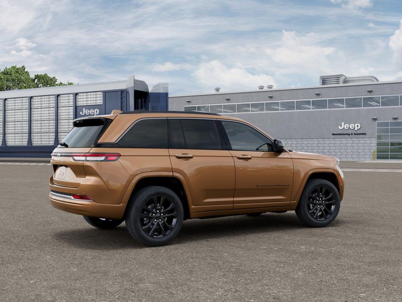 New 2026 Jeep Grand Cherokee Limited Reserve 4x4Image 4