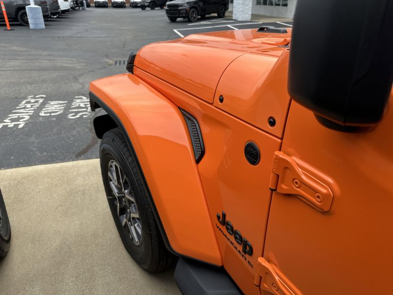New 2025 Jeep Wrangler 4-door SaharaImage 12