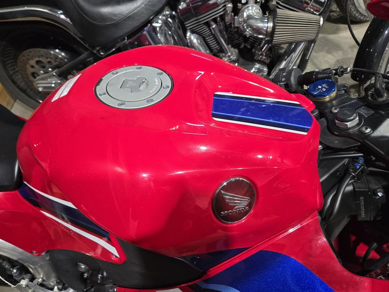 USED 2023 HONDA CBR600RR BASE Image 7