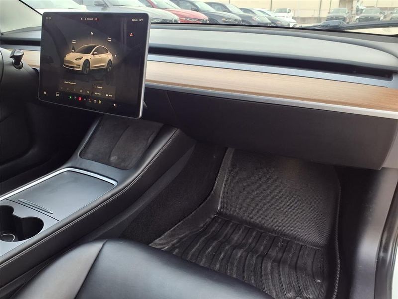 Used 2023 Tesla Model 3 Long RangeImage 9