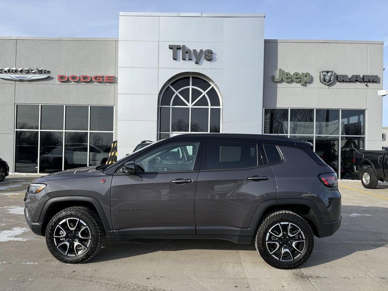 Used 2024 Jeep Compass TrailhawkImage 41