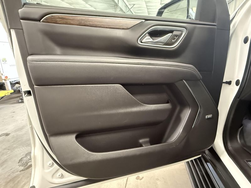 Used 2021 Chevrolet Suburban PremierImage 21